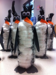 направи сам пингвин от пластмасови бутилки снимка 7