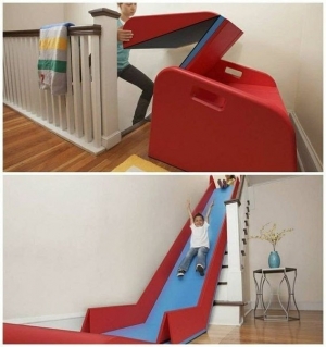 детска пързалка по стълбите