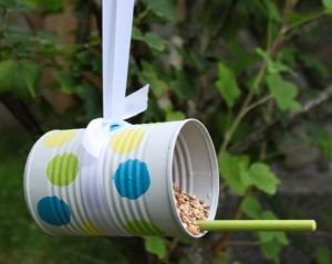 как да направите хранилка за птици от импровизирани материали