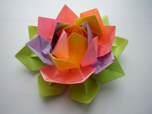 hvordan man laver en lotus ud af papir