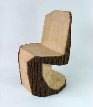 дървен стол