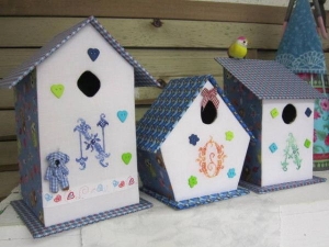 картонена декоративна къщичка за птици